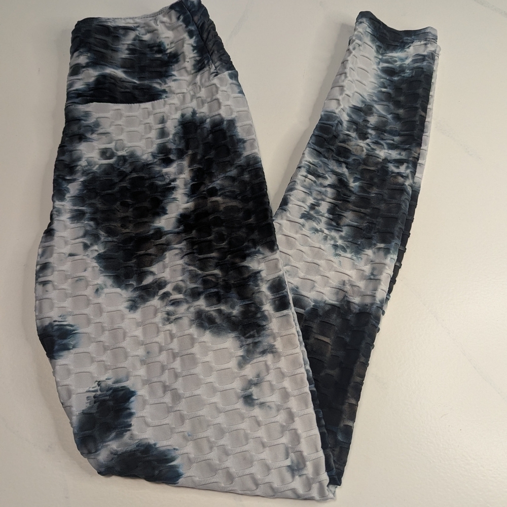 JUSTIFY Women's Black/White Tie-dye Leggings Textured Scrunched, Medium